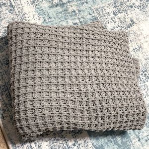 Grey knitted blanket